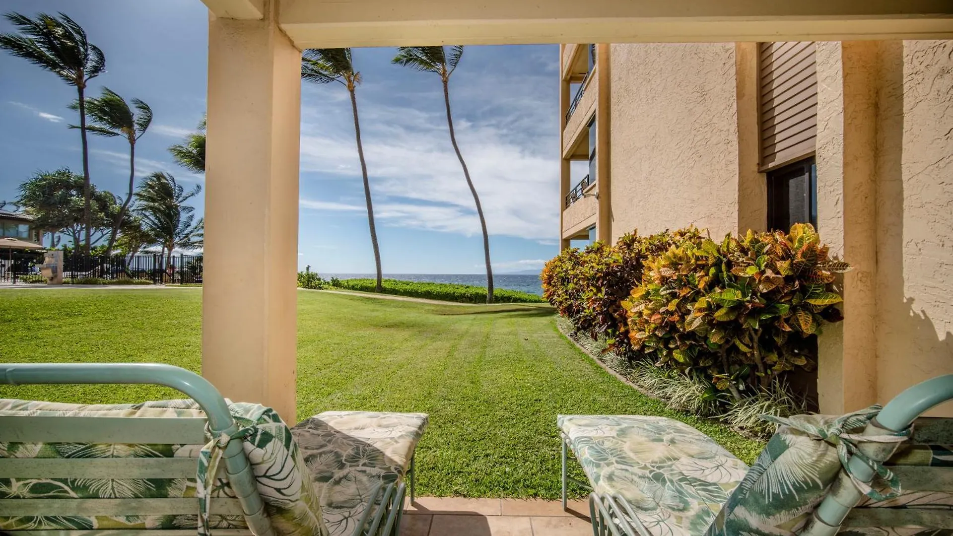 Polo Beach Club Wailea  Aparthotel